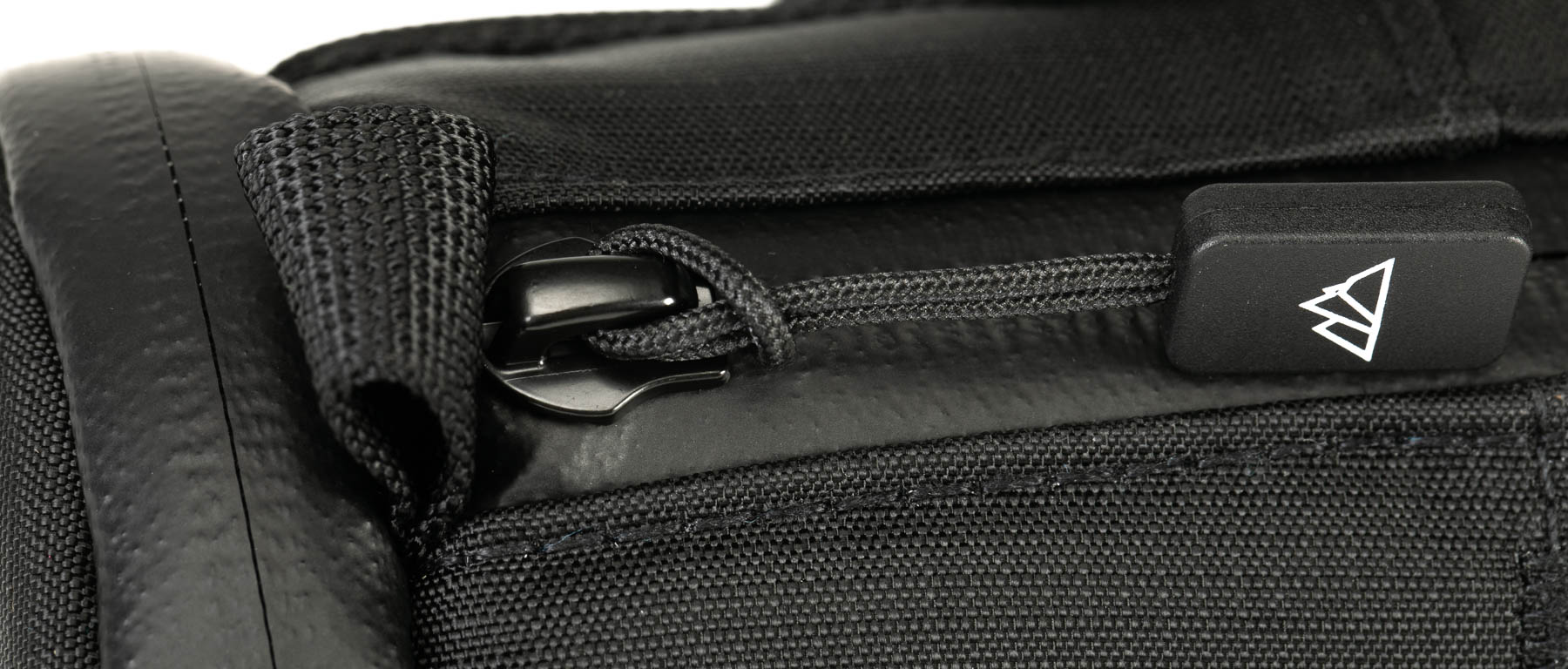 Almsthre Compact Bar Bag