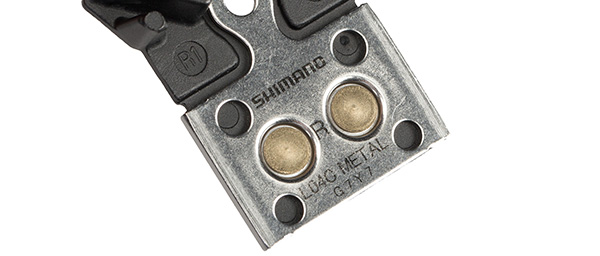 Shimano L04C-MF Hydraulic Disc Brake Pads With Cooling Fin - Metallic Compound For Road & City Bikes